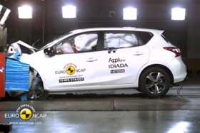 Краш-тест Nissan Pulsar 2014