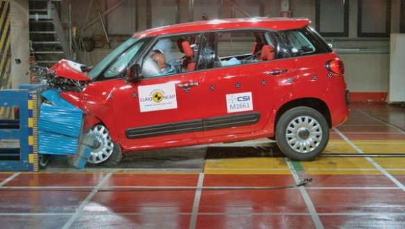 Краш- тест Fiat 500L (2014), боковой удар